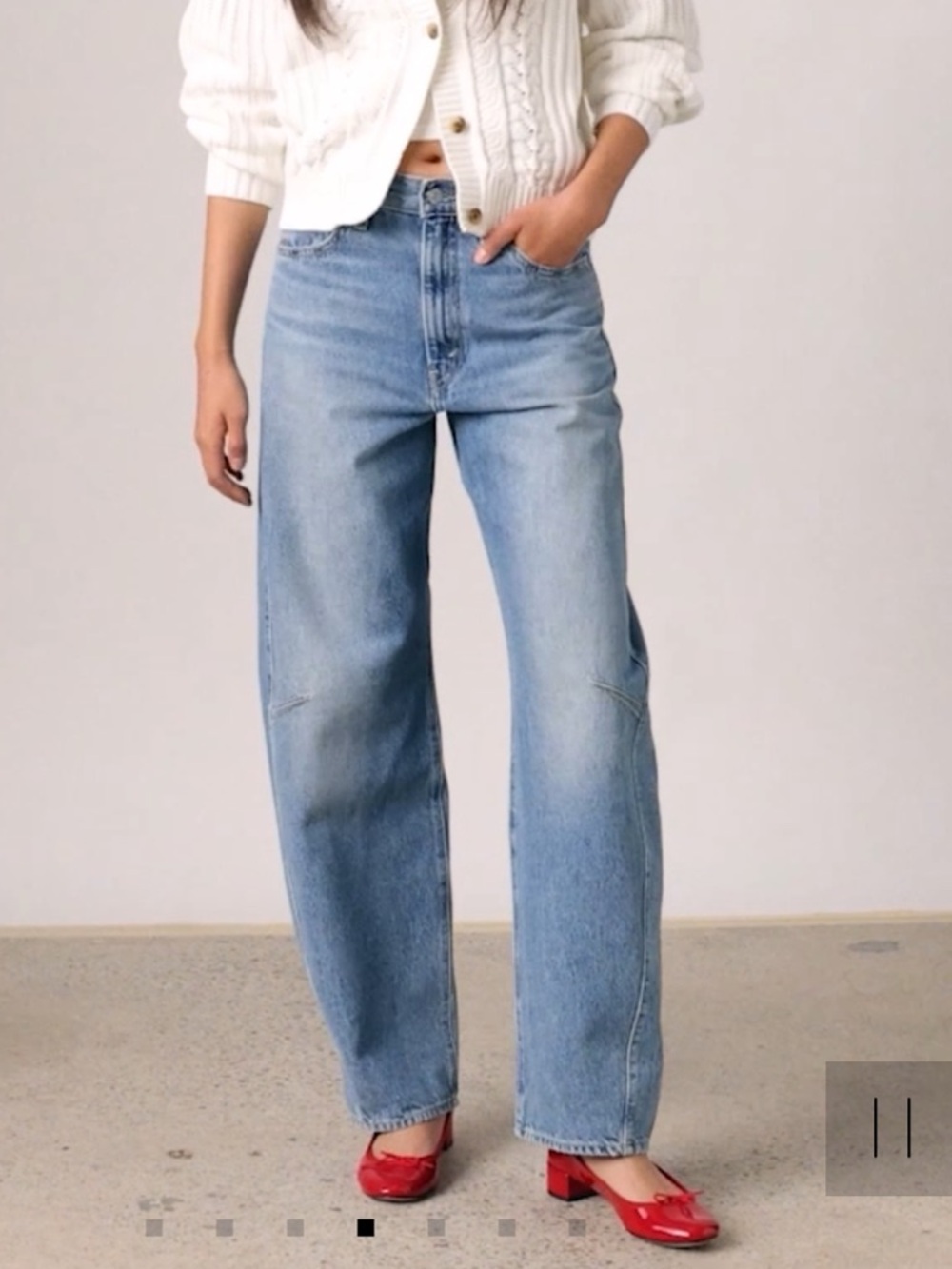 Levi’s Cinch Barrel Leg Jeans Medium Wash Size 28